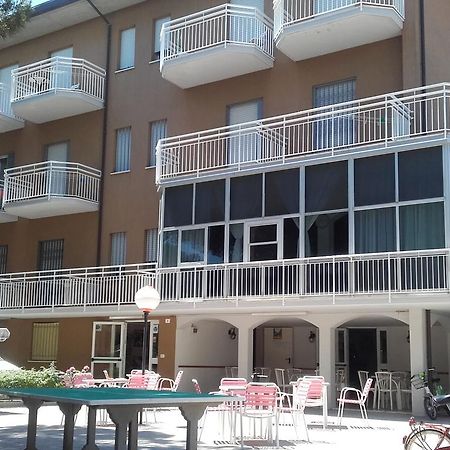 Hotel Toschi Lido di Classe Exterior foto